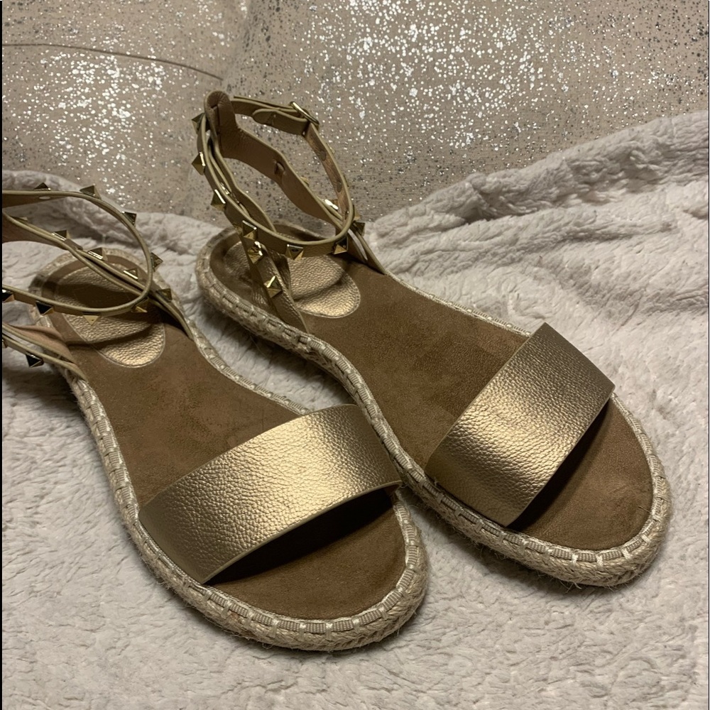 Shushop sandals metallic gold and‎ detailing up the ankle